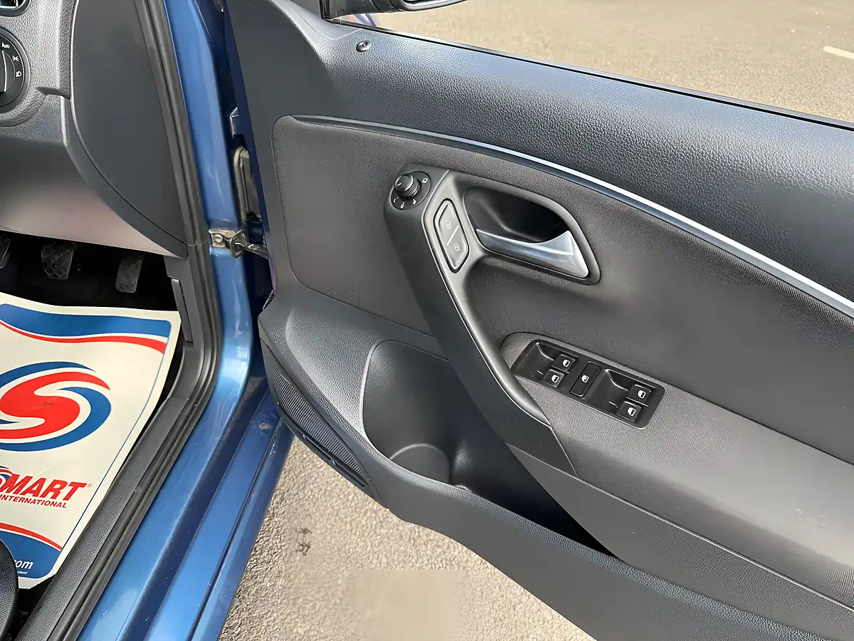 Used 2016 Volkswagen Polo Bluemotion Tech Match Blue - Interior and Exterior details 15