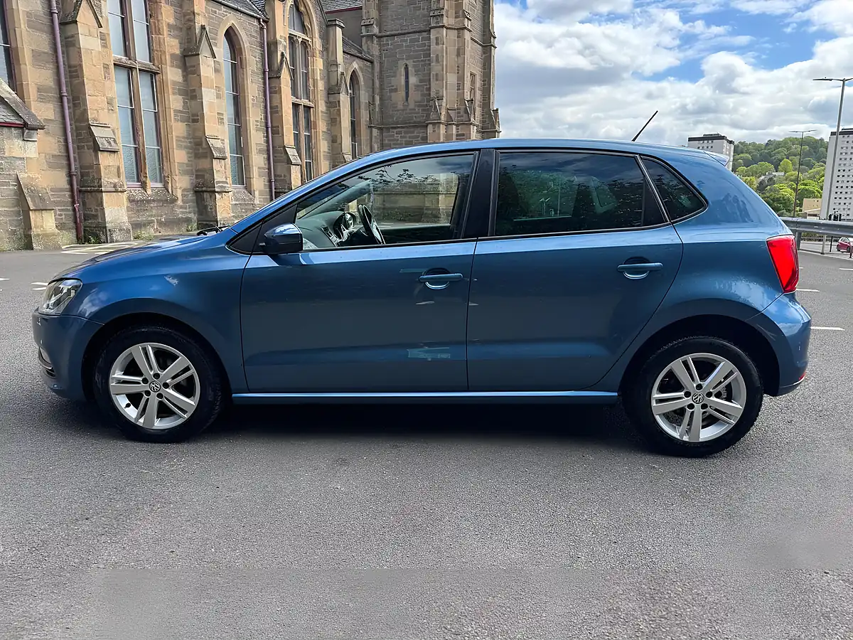 Used 2016 Volkswagen Polo Bluemotion Tech Match Blue - Interior and Exterior details 7