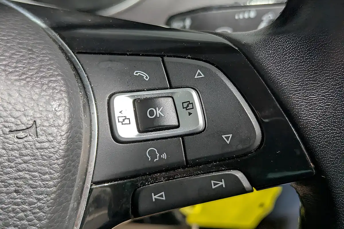 Used 2016 Volkswagen Polo Bluemotion Tech Match Blue - Interior and Exterior details 15