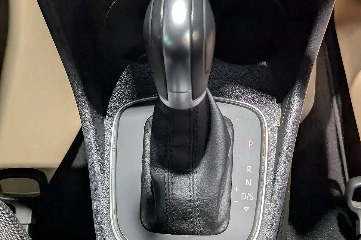 Used 2016 Volkswagen Polo Bluemotion Tech Match Blue - Interior and Exterior details 20