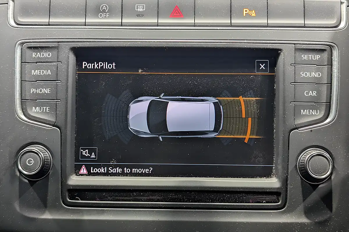Used 2016 Volkswagen Polo Bluemotion Tech Match Blue - Interior and Exterior details 3
