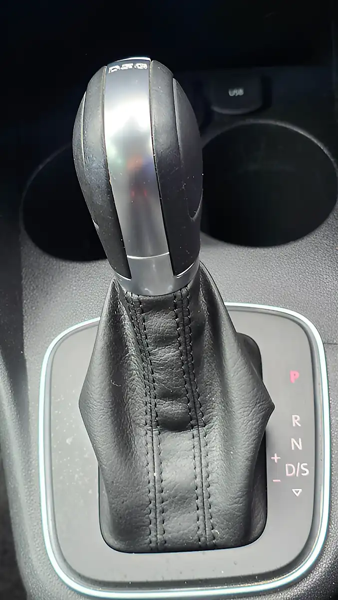 Used 2016 Volkswagen Polo Bluemotion Tech Match Blue - Interior and Exterior details 11
