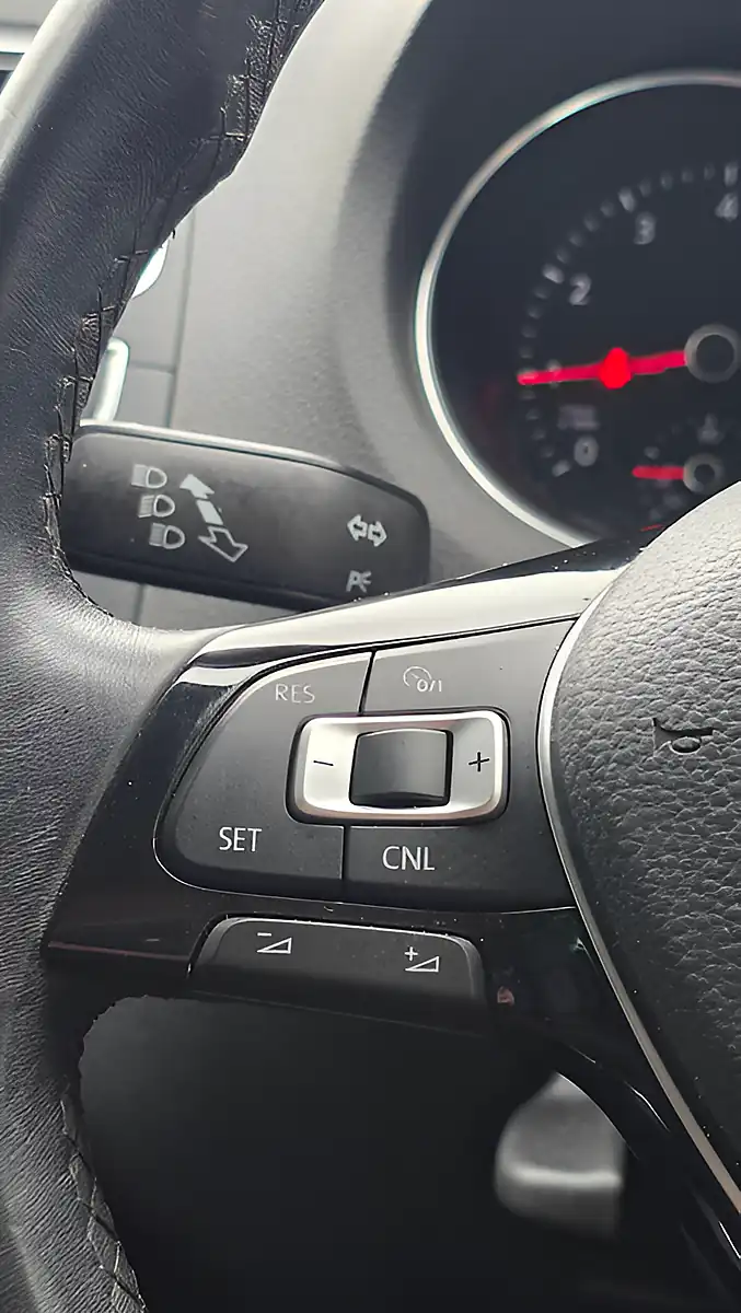 Used 2016 Volkswagen Polo Bluemotion Tech Match Blue - Interior and Exterior details 13