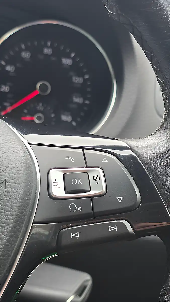 Used 2016 Volkswagen Polo Bluemotion Tech Match Blue - Interior and Exterior details 14