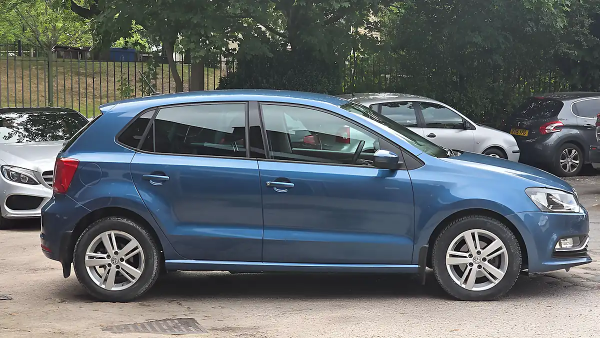 Used 2016 Volkswagen Polo Bluemotion Tech Match Blue - Interior and Exterior details 7