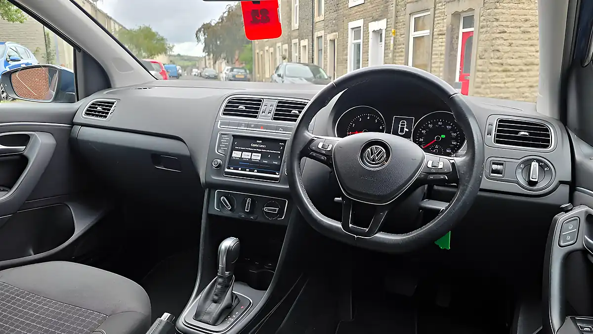 Used 2016 Volkswagen Polo Bluemotion Tech Match Blue - Interior and Exterior details 9