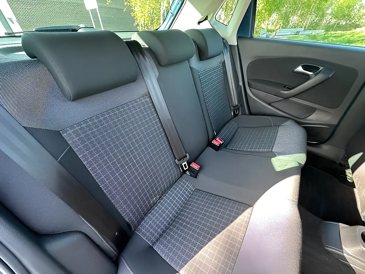 Used 2016 Volkswagen Polo Bluemotion Tech Match Blue - Interior and Exterior details 18