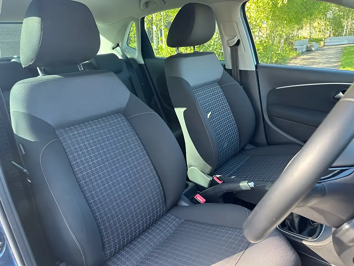 Used 2016 Volkswagen Polo Bluemotion Tech Match Blue - Interior and Exterior details 19