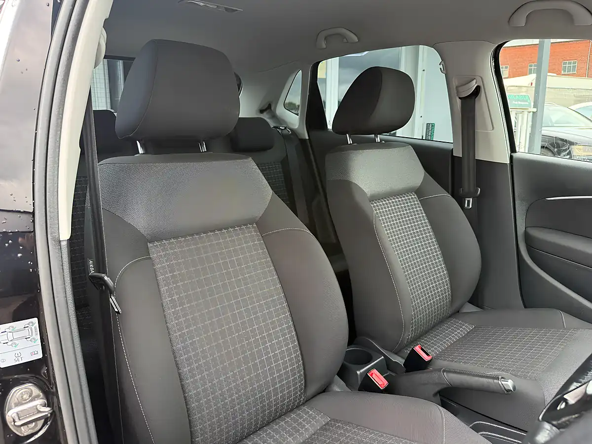 Used 2016 Volkswagen Polo Bluemotion Tech Match Multicolour - Interior and Exterior details 12