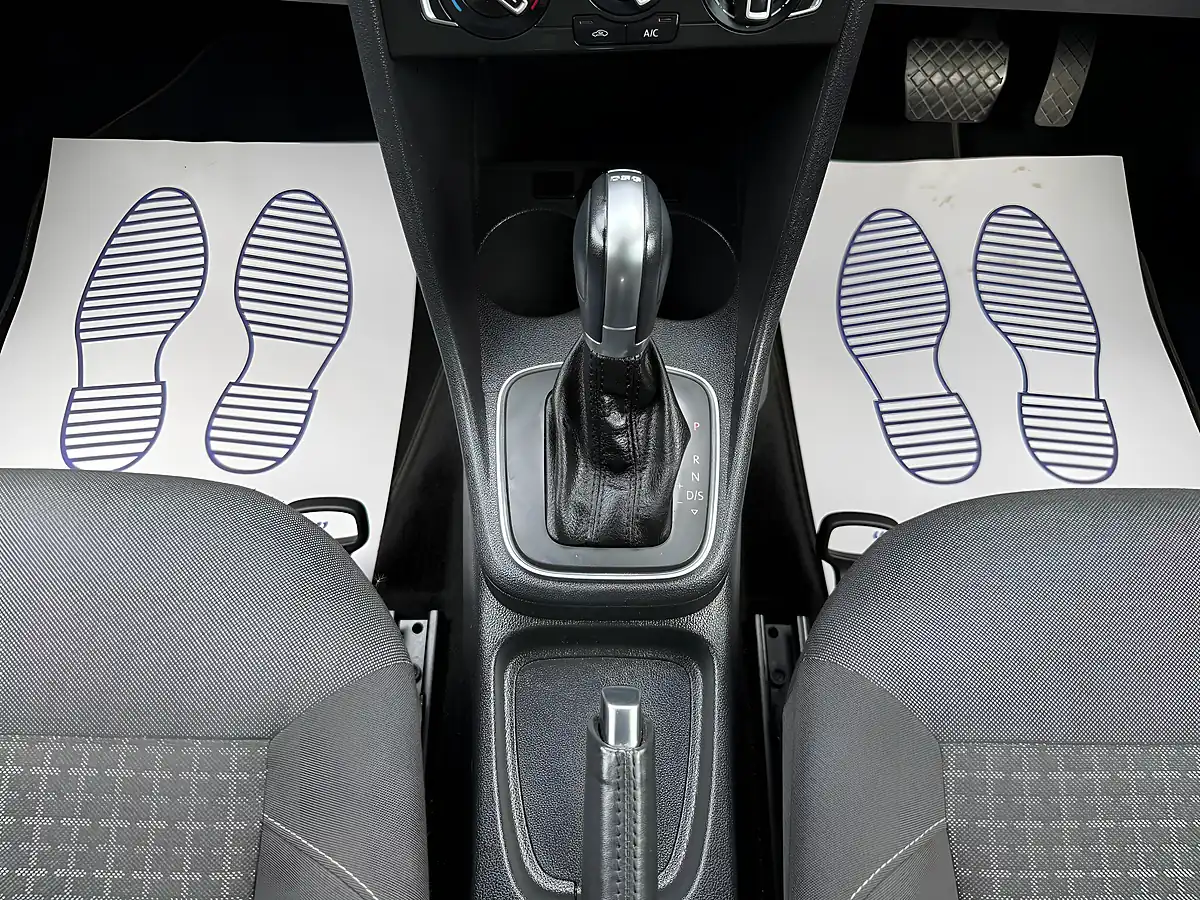 Used 2016 Volkswagen Polo Bluemotion Tech Match Multicolour - Interior and Exterior details 14