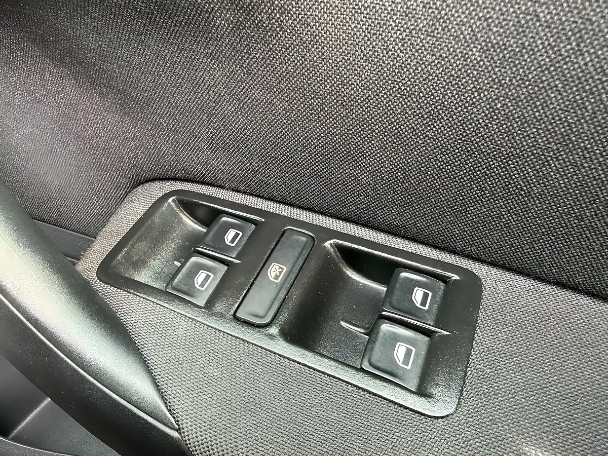 Used 2016 Volkswagen Polo Bluemotion Tech Match Multicolour - Interior and Exterior details 17