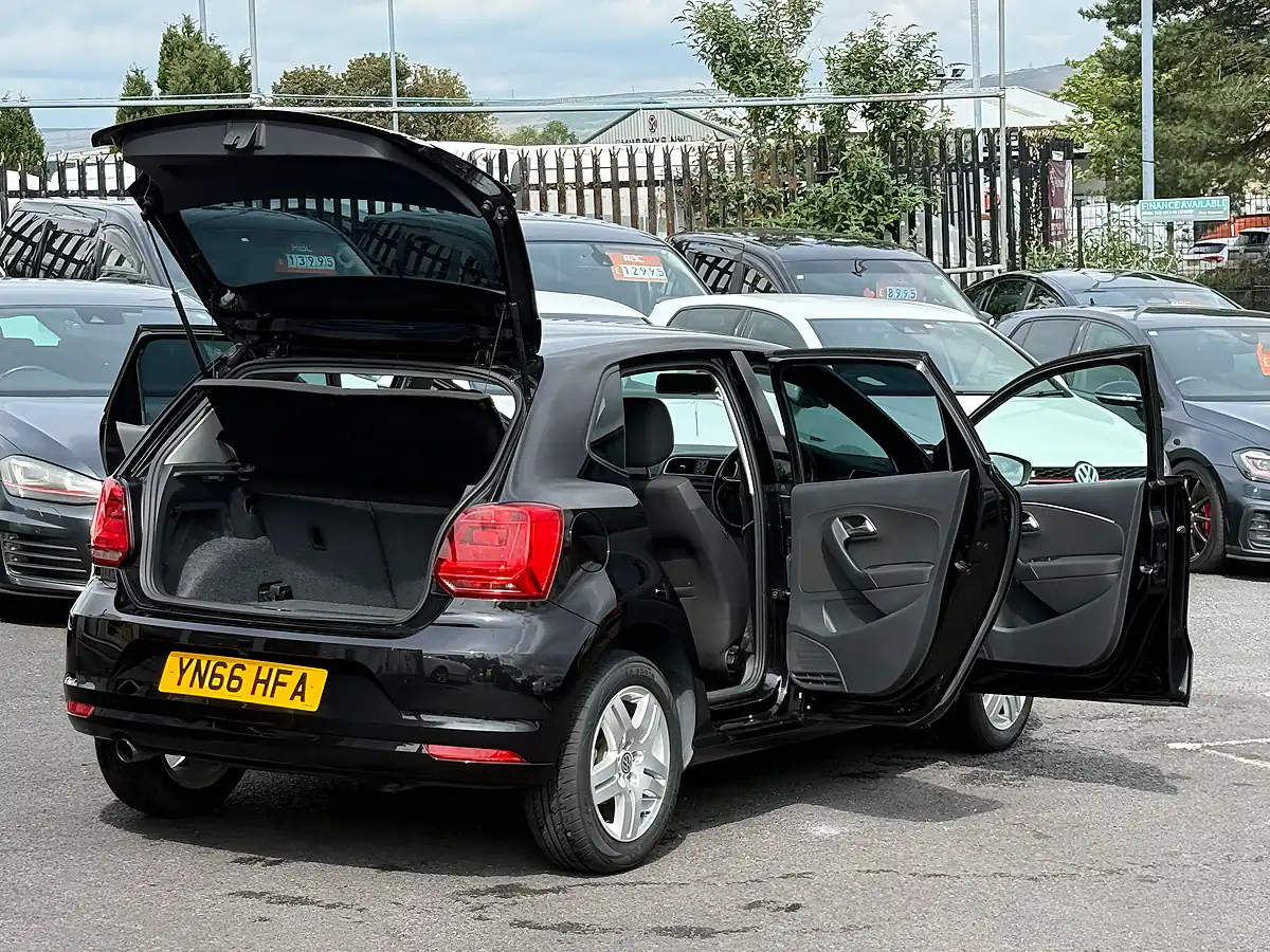 Used 2016 Volkswagen Polo Bluemotion Tech Match Multicolour - Interior and Exterior details 2