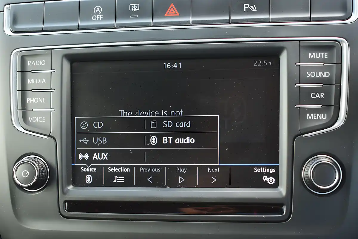 Used 2016 Volkswagen Polo Bluemotion Tech Match Red - Interior and Exterior details 13
