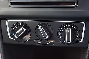 Used 2016 Volkswagen Polo Bluemotion Tech Match Red - Interior and Exterior details 16