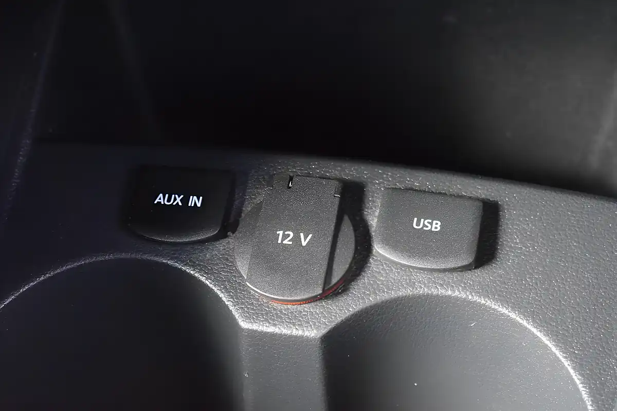 Used 2016 Volkswagen Polo Bluemotion Tech Match Red - Interior and Exterior details 17