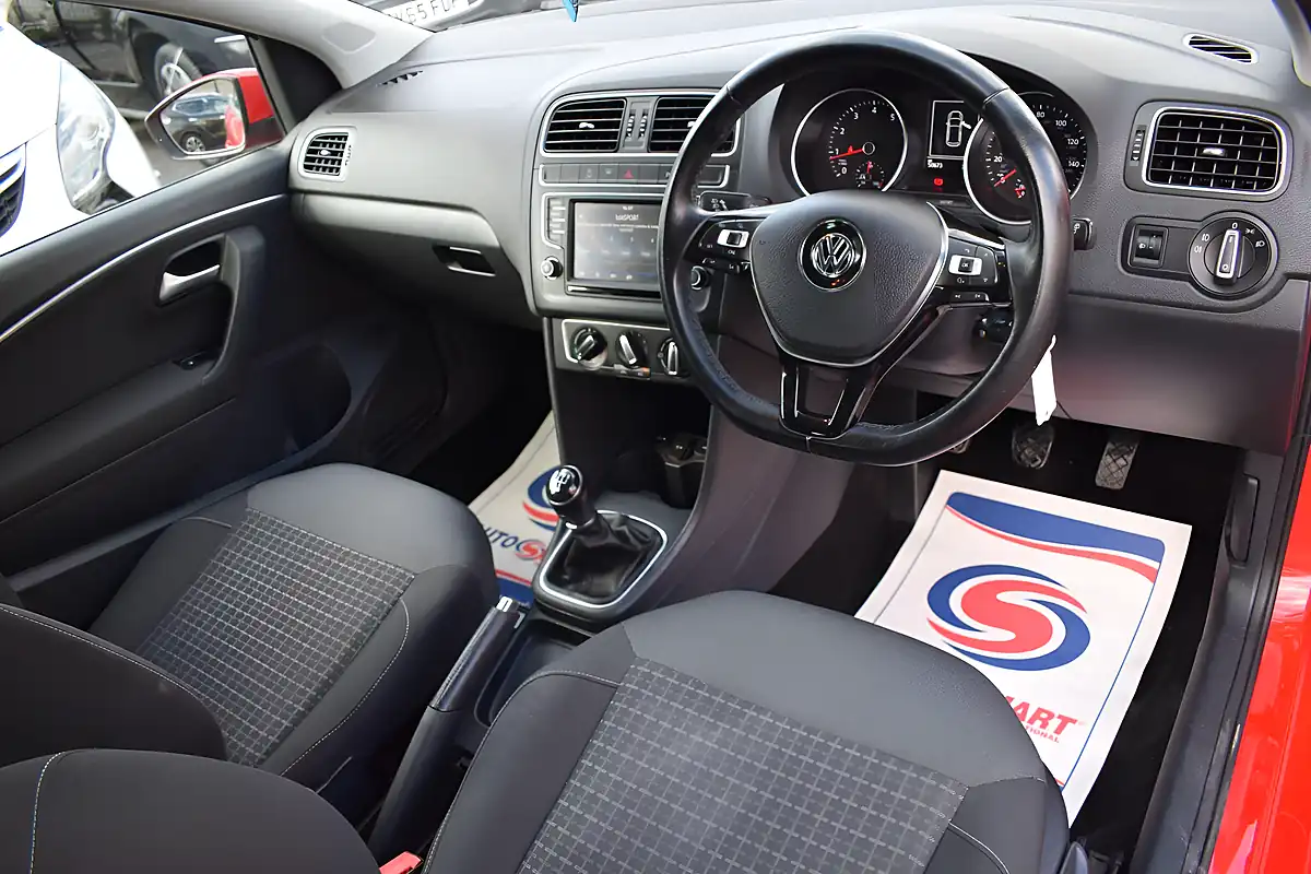 Used 2016 Volkswagen Polo Bluemotion Tech Match Red - Interior and Exterior details 7