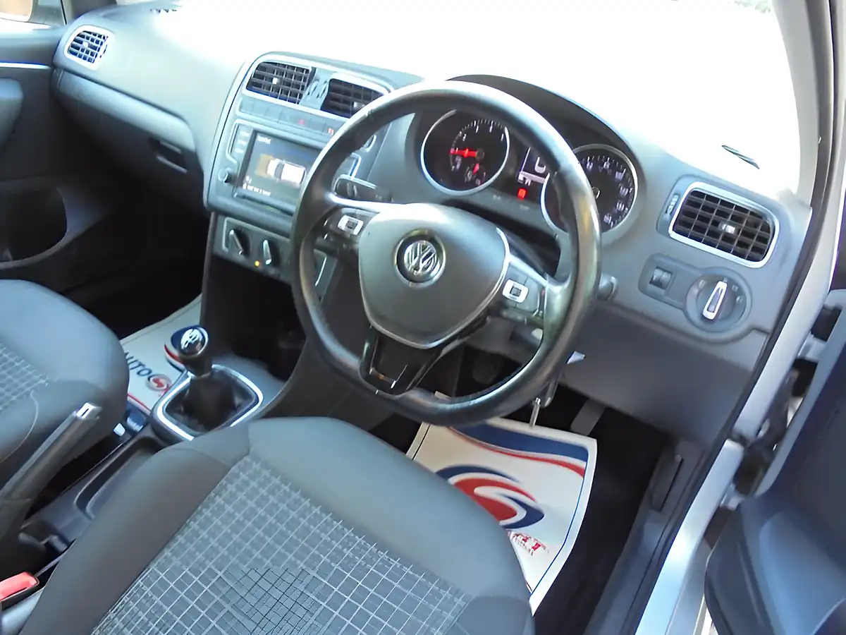 Used 2016 Volkswagen Polo Bluemotion Tech Match Silver - Interior and Exterior details 11