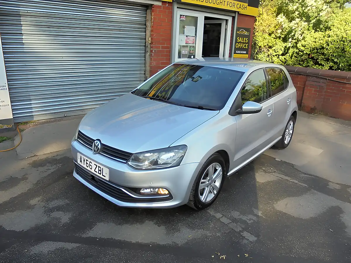 Used 2016 Volkswagen Polo Bluemotion Tech Match Silver - Interior and Exterior details 3