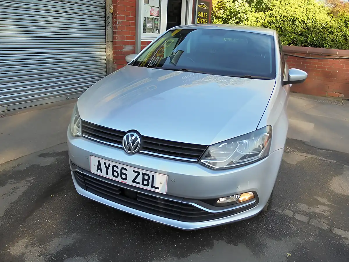 Used 2016 Volkswagen Polo Bluemotion Tech Match Silver - Interior and Exterior details 4