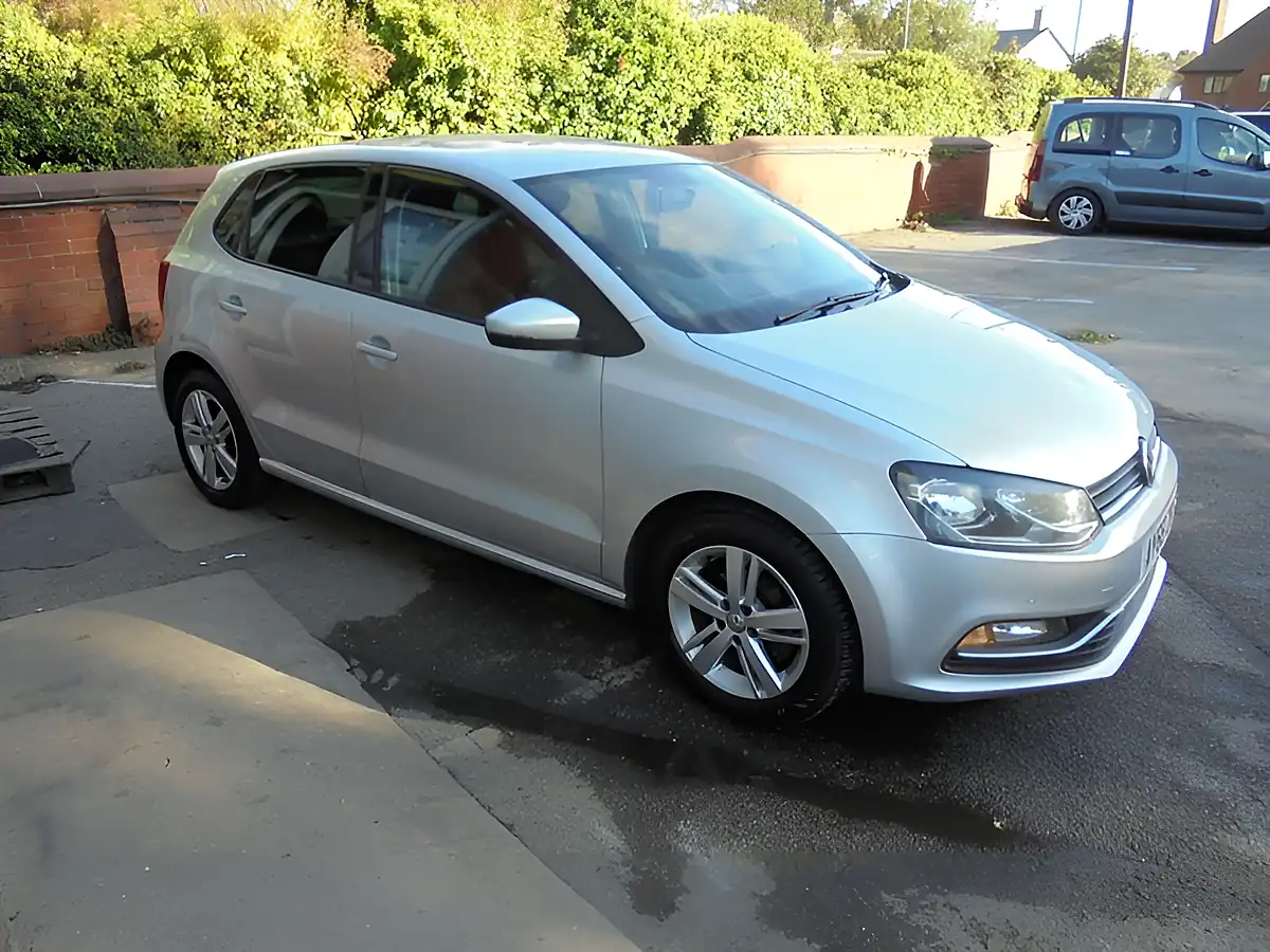 Used 2016 Volkswagen Polo Bluemotion Tech Match Silver - Interior and Exterior details 8