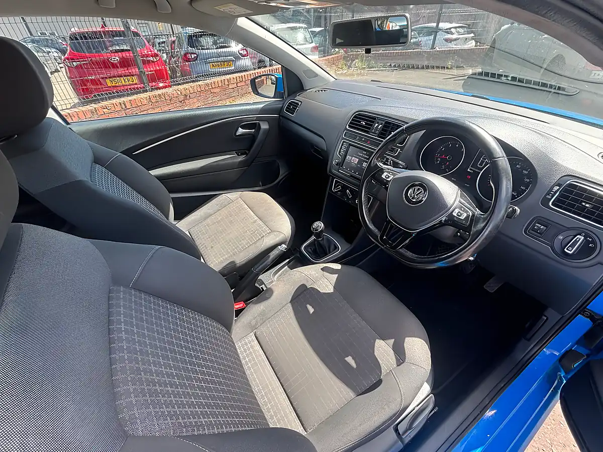 Used 2016 Volkswagen Polo Bluemotion Tech Se Blue - Interior and Exterior details 11