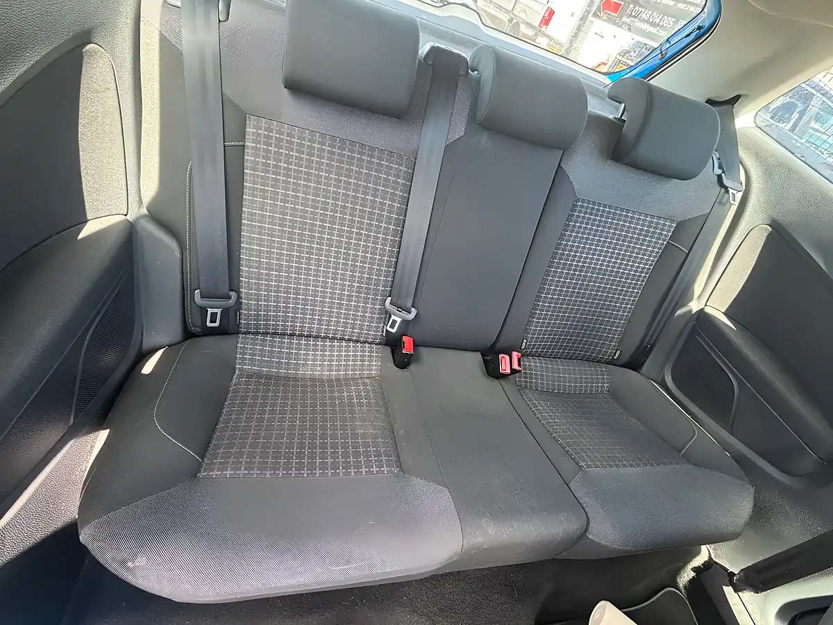 Used 2016 Volkswagen Polo Bluemotion Tech Se Blue - Interior and Exterior details 12