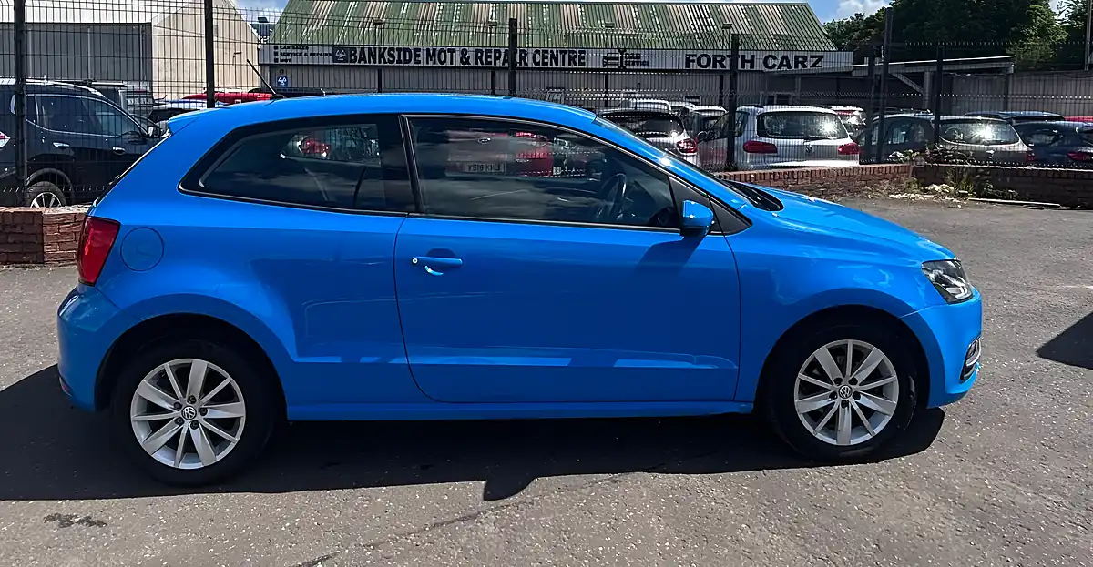 Used 2016 Volkswagen Polo Bluemotion Tech Se Blue - Interior and Exterior details 7