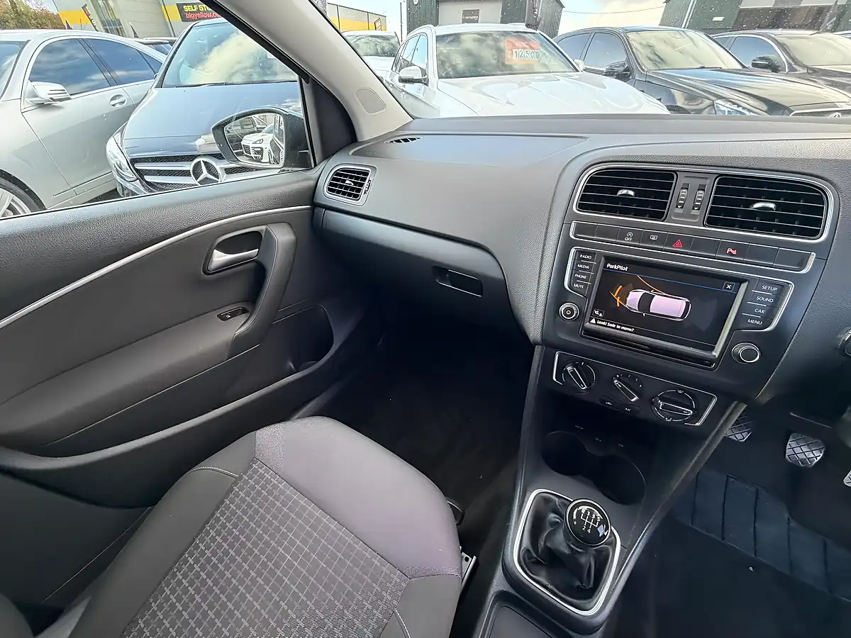 Used 2016 Volkswagen Polo Bluemotion Tech Sel Black - Interior and Exterior details 10