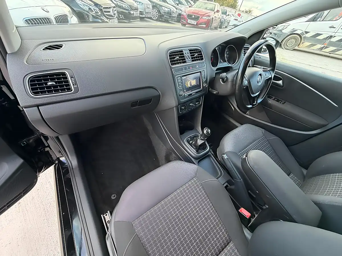 Used 2016 Volkswagen Polo Bluemotion Tech Sel Black - Interior and Exterior details 12