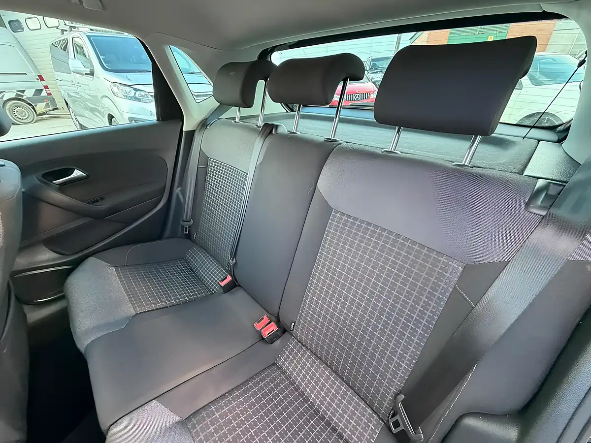 Used 2016 Volkswagen Polo Bluemotion Tech Sel Black - Interior and Exterior details 14