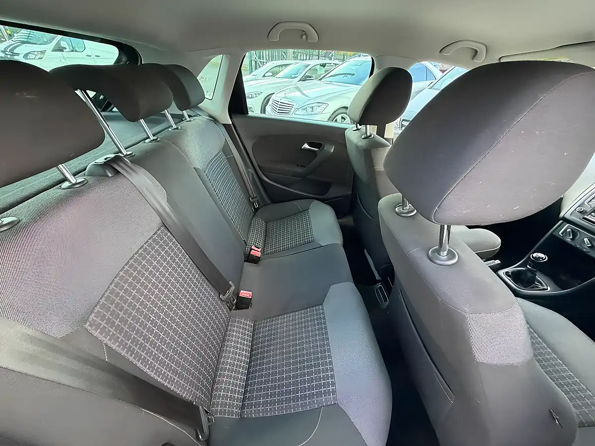 Used 2016 Volkswagen Polo Bluemotion Tech Sel Black - Interior and Exterior details 15
