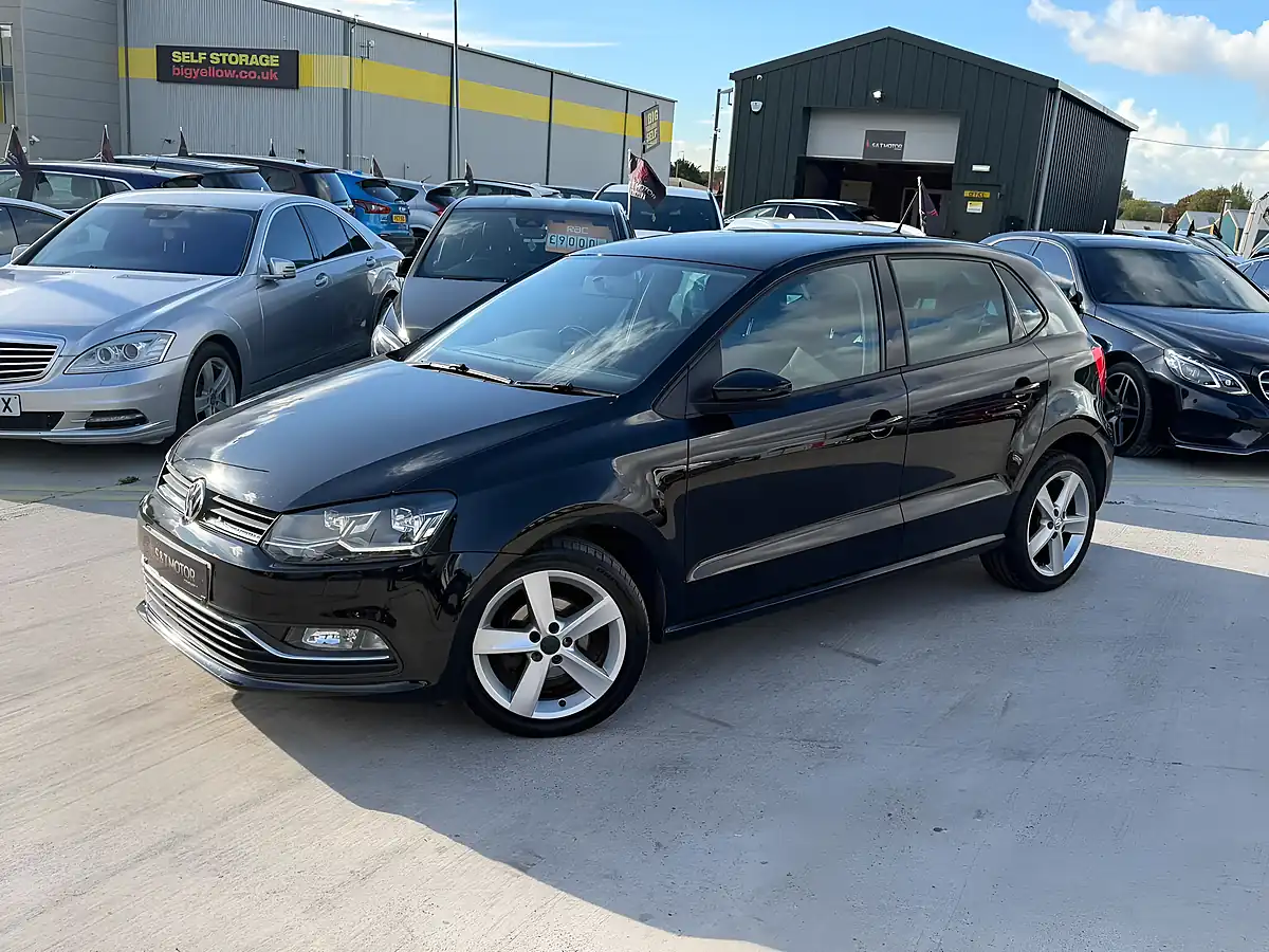Used 2016 Volkswagen Polo Bluemotion Tech Sel Black - Interior and Exterior details 4