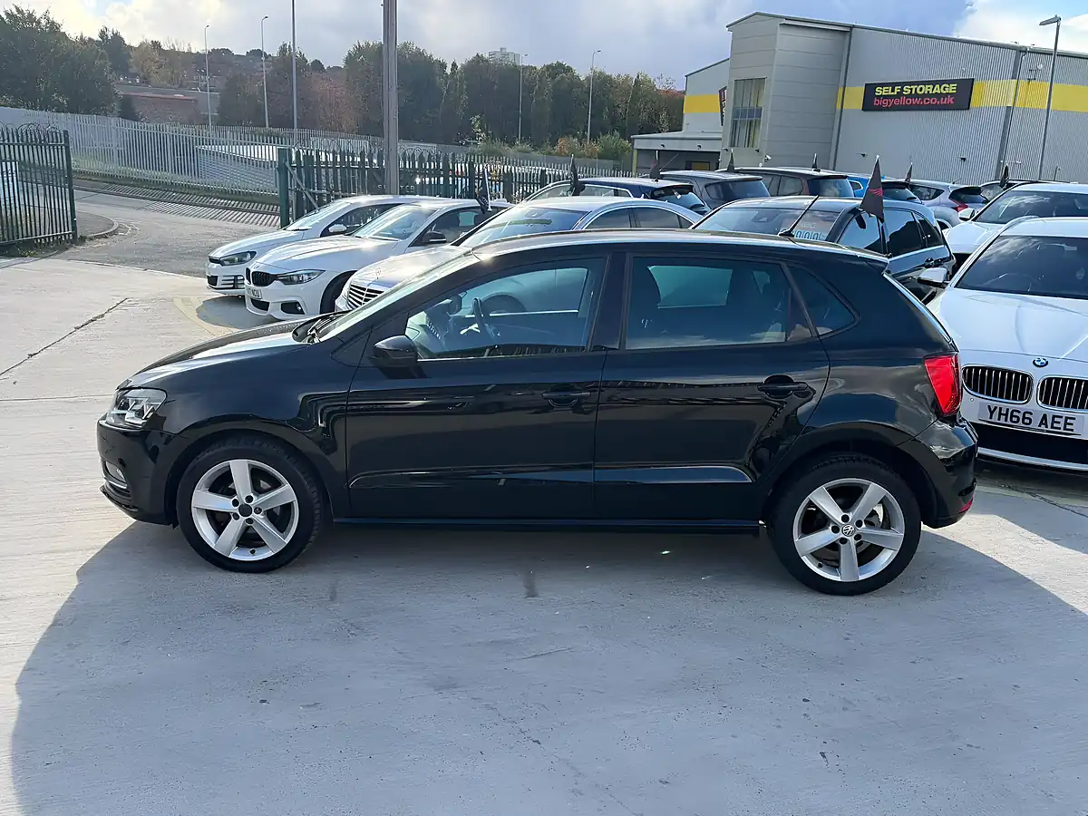 Used 2016 Volkswagen Polo Bluemotion Tech Sel Black - Interior and Exterior details 7
