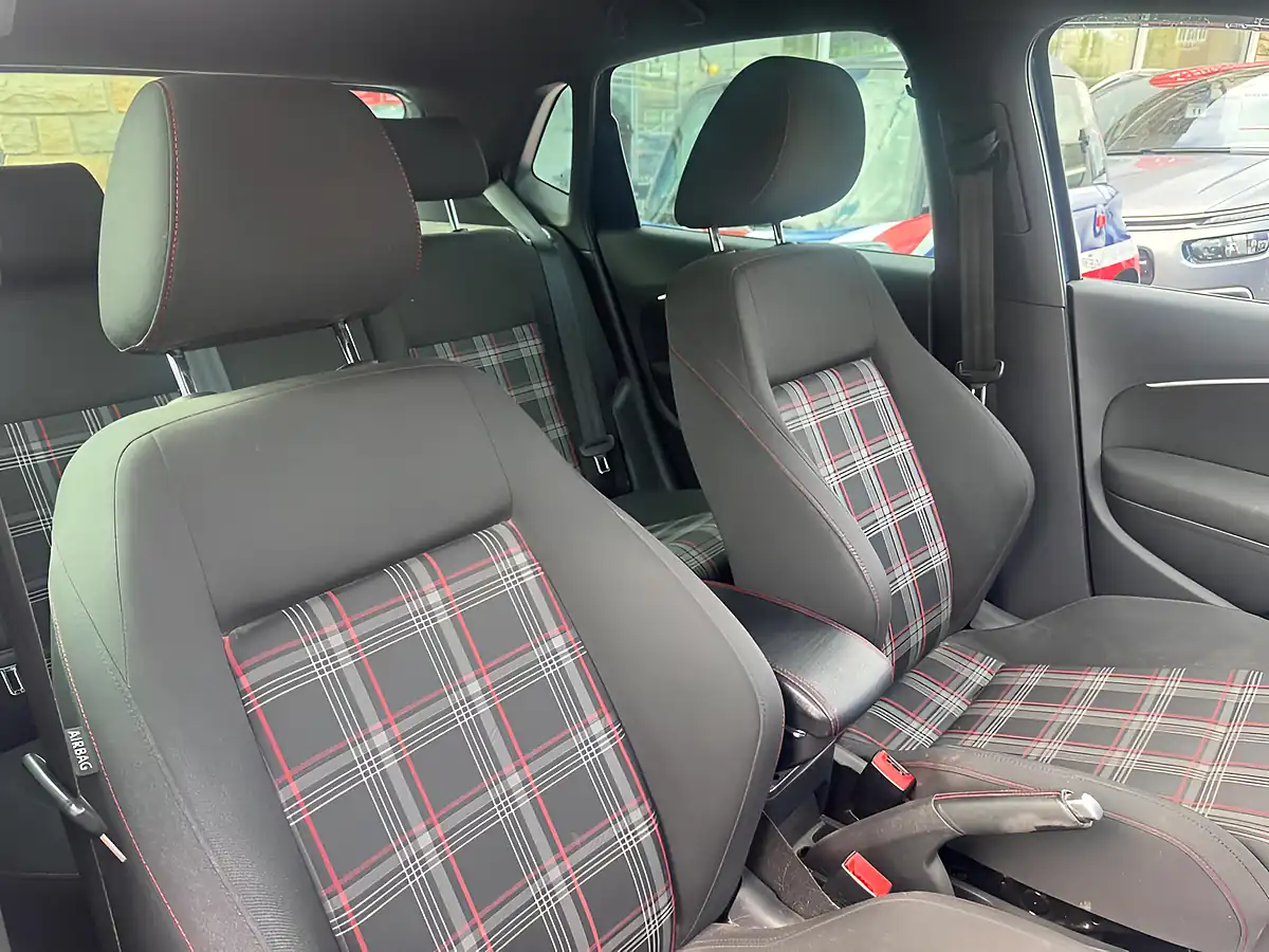 Used 2016 Volkswagen Polo GTI Blue - Interior and Exterior details 9