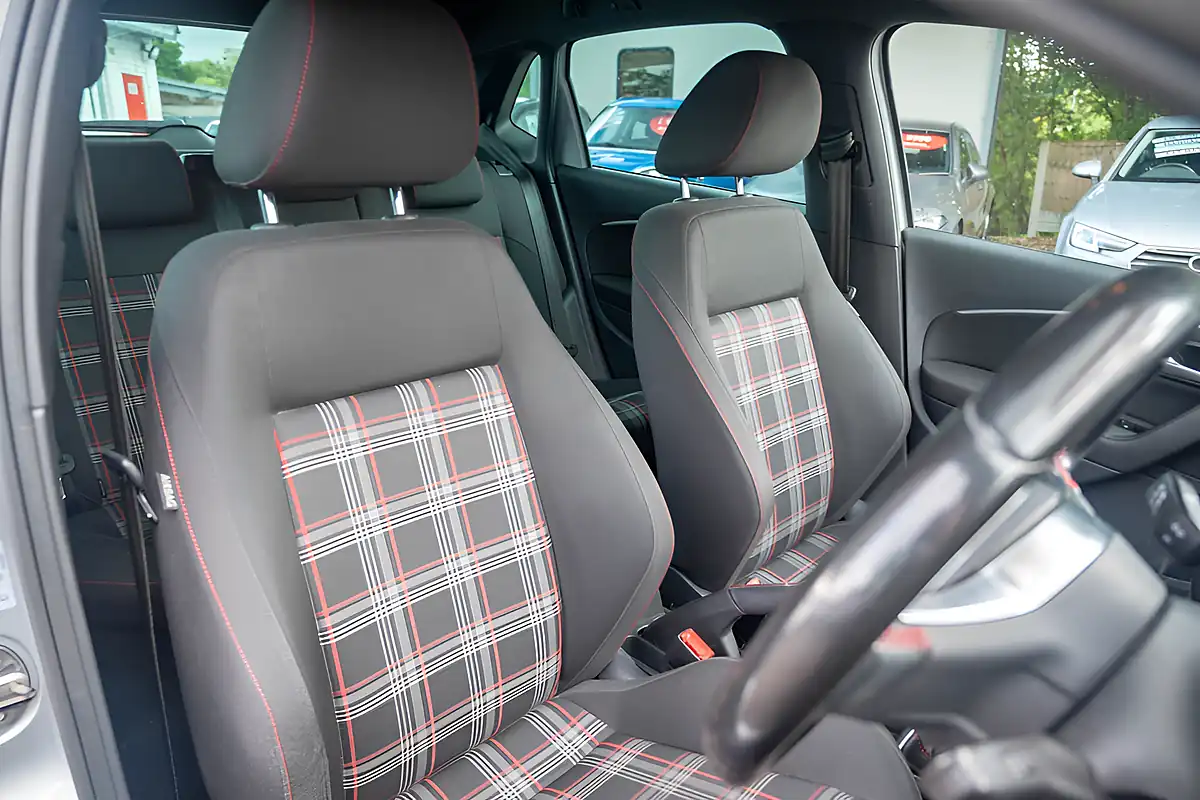 Used 2016 Volkswagen Polo GTI Bluemotion Tech Silver - Interior and Exterior details 17