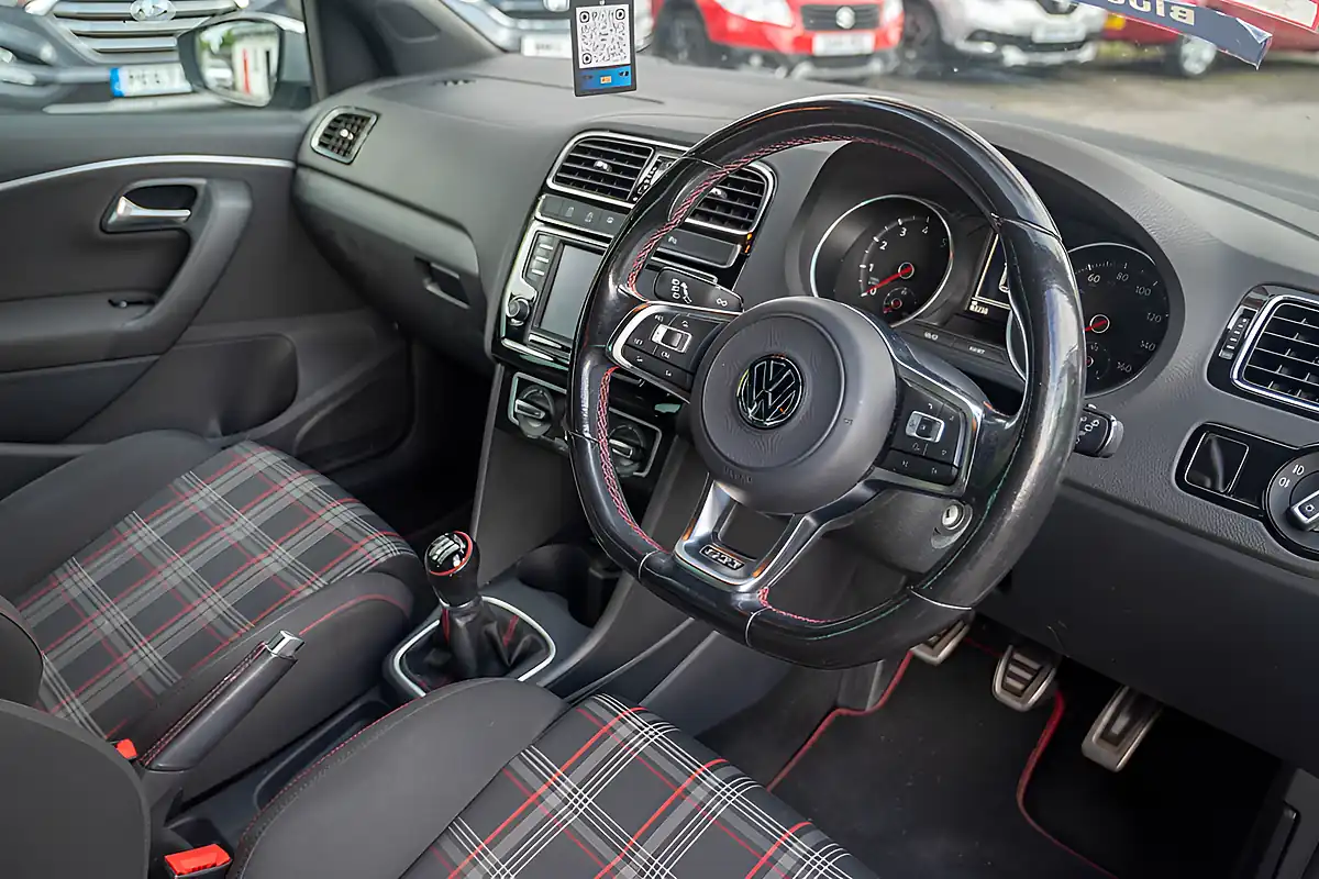 Used 2016 Volkswagen Polo GTI Bluemotion Tech Silver - Interior and Exterior details 3