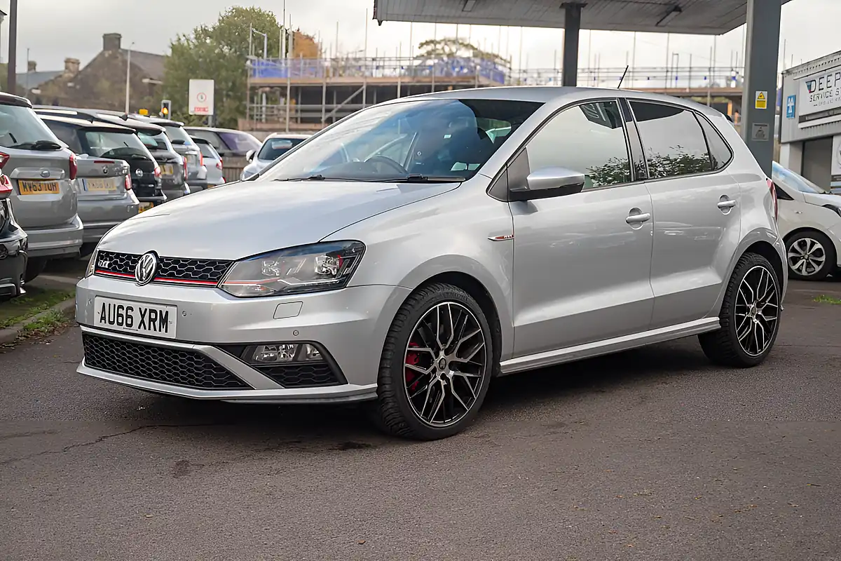 Used 2016 Volkswagen Polo GTI Bluemotion Tech Silver - Interior and Exterior details 5