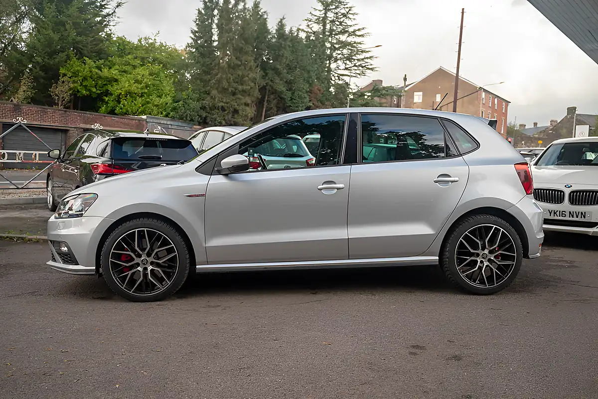 Used 2016 Volkswagen Polo GTI Bluemotion Tech Silver - Interior and Exterior details 6