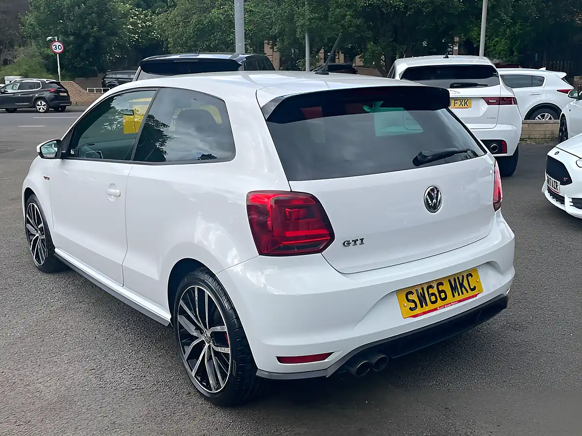 Used 2016 Volkswagen Polo GTI Bluemotion Tech White - Interior and Exterior details 6