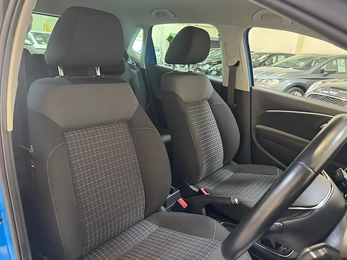 Used 2016 Volkswagen Polo Match Blue - Interior and Exterior details 12