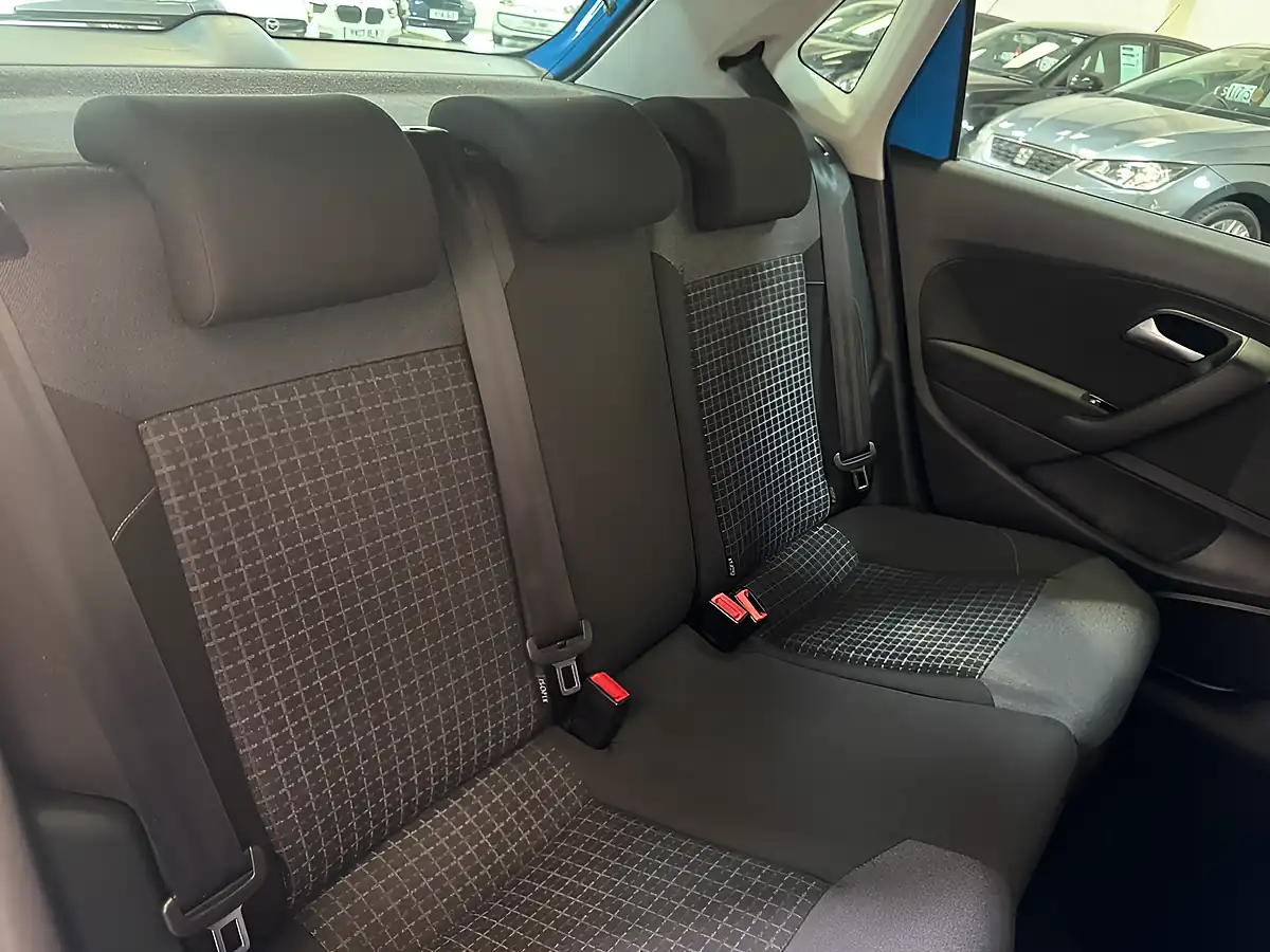 Used 2016 Volkswagen Polo Match Blue - Interior and Exterior details 13