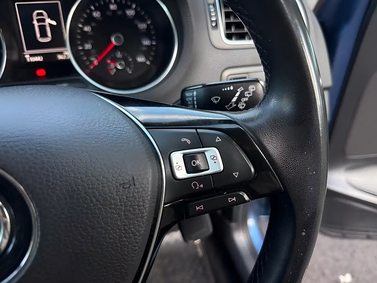 Used 2016 Volkswagen Polo Match Blue - Interior and Exterior details 16