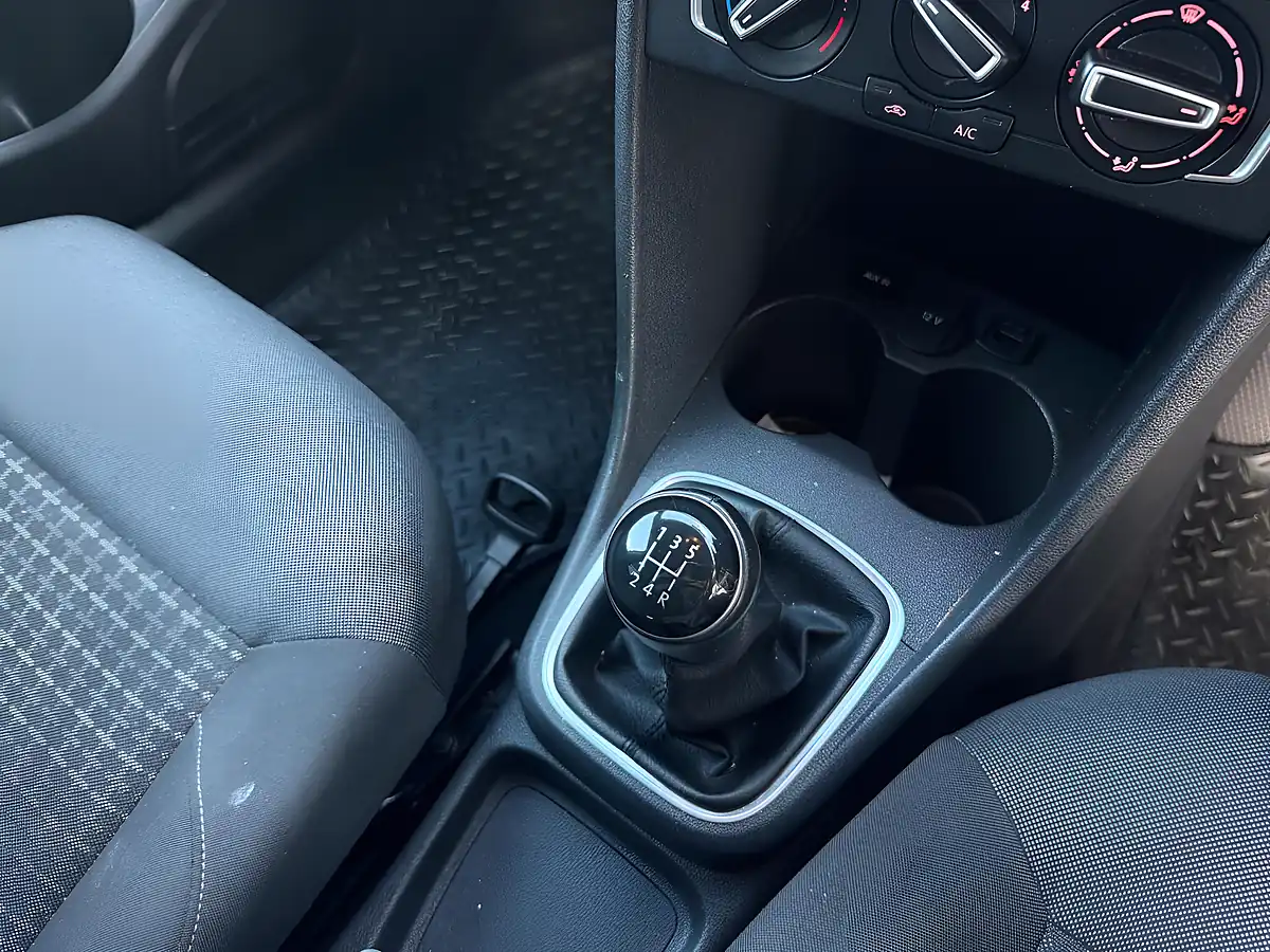 Used 2016 Volkswagen Polo Match Blue - Interior and Exterior details 20