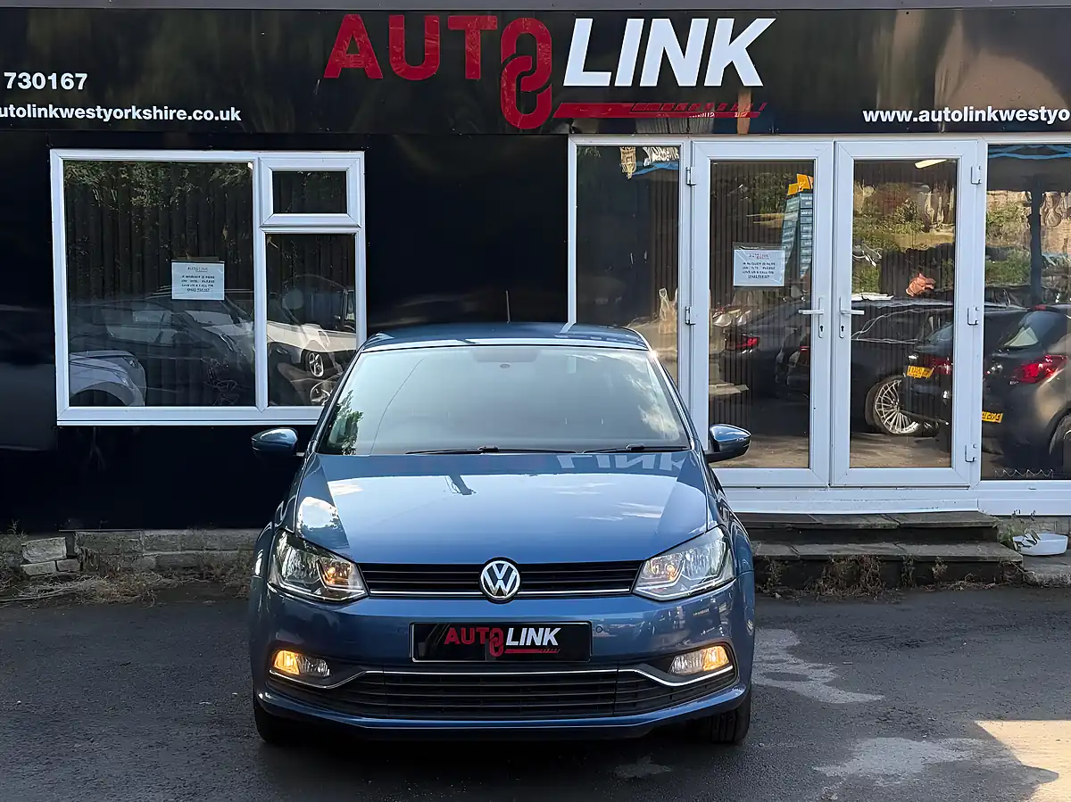 Used 2016 Volkswagen Polo Match Blue - Interior and Exterior details 5