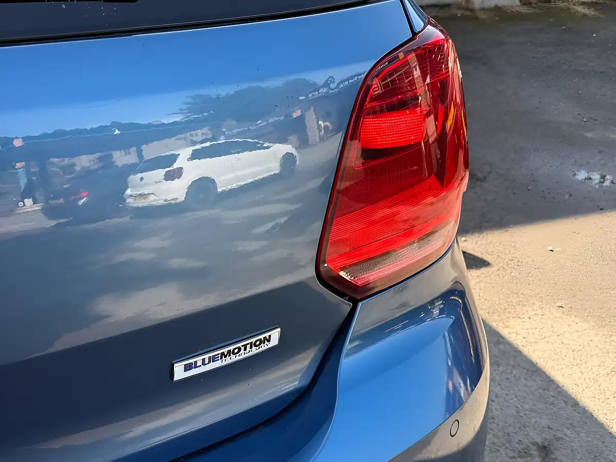 Used 2016 Volkswagen Polo Match Blue - Interior and Exterior details 9
