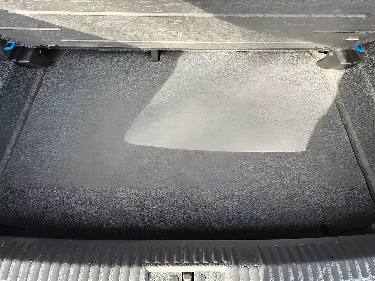 Used 2016 Volkswagen Polo Match Blue - Interior and Exterior details 13