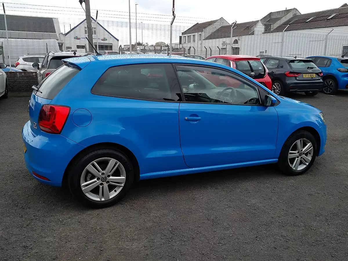 Used 2016 Volkswagen Polo Match Blue - Interior and Exterior details 6