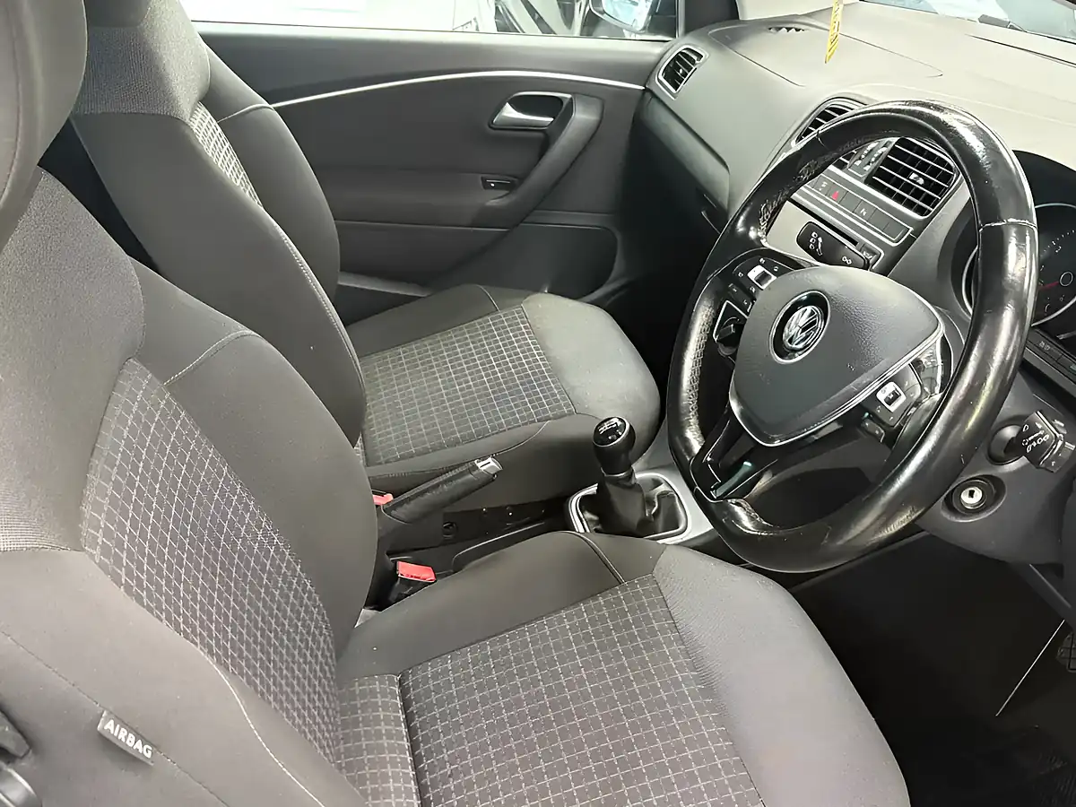 Used 2016 Volkswagen Polo Match Blue - Interior and Exterior details 17