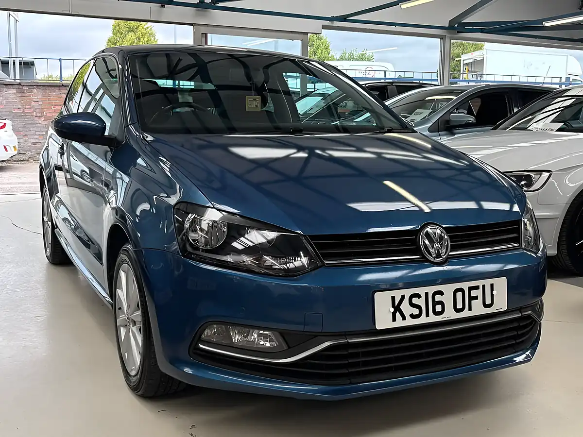 Used 2016 Volkswagen Polo Match Blue - Interior and Exterior details 8