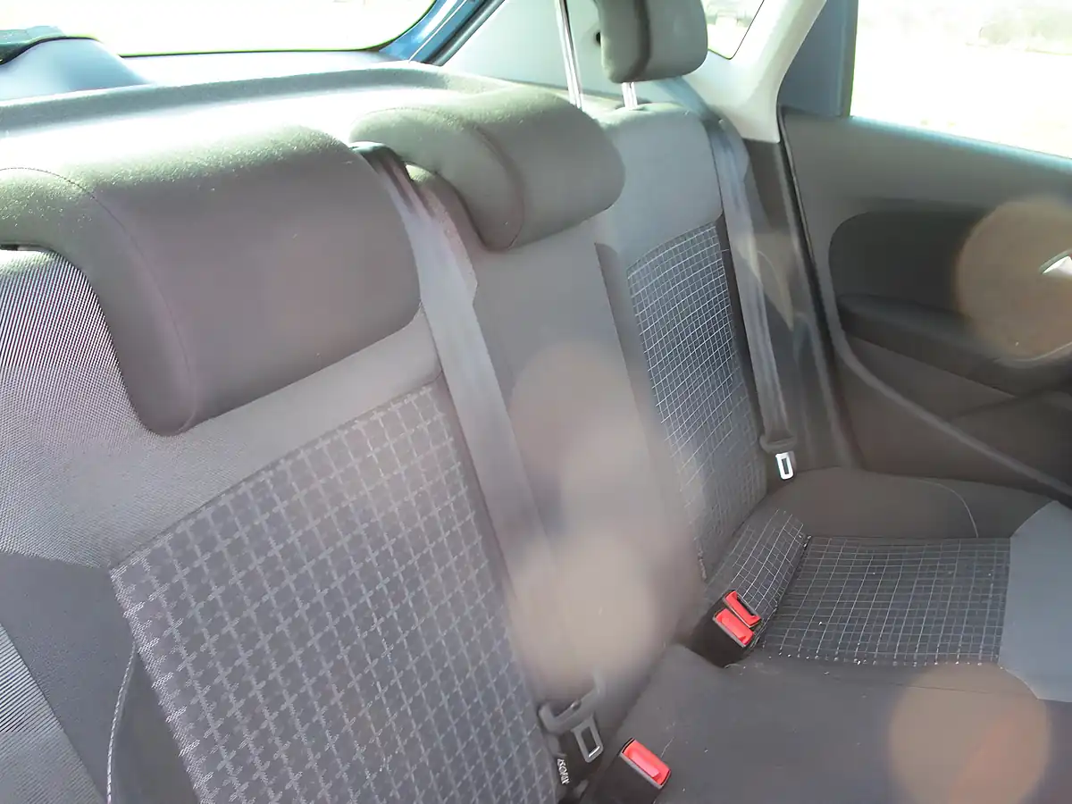 Used 2016 Volkswagen Polo Match Blue - Interior and Exterior details 10
